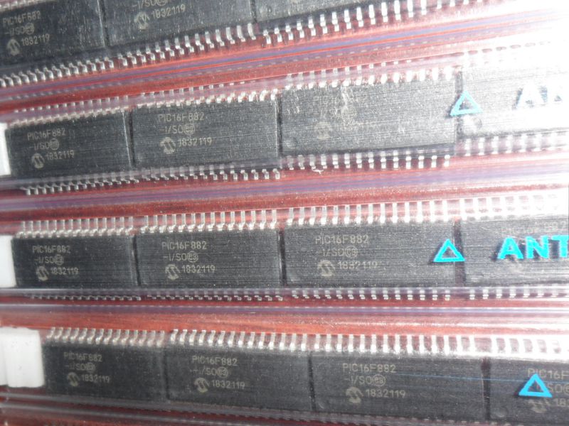PIC16F882-I SO